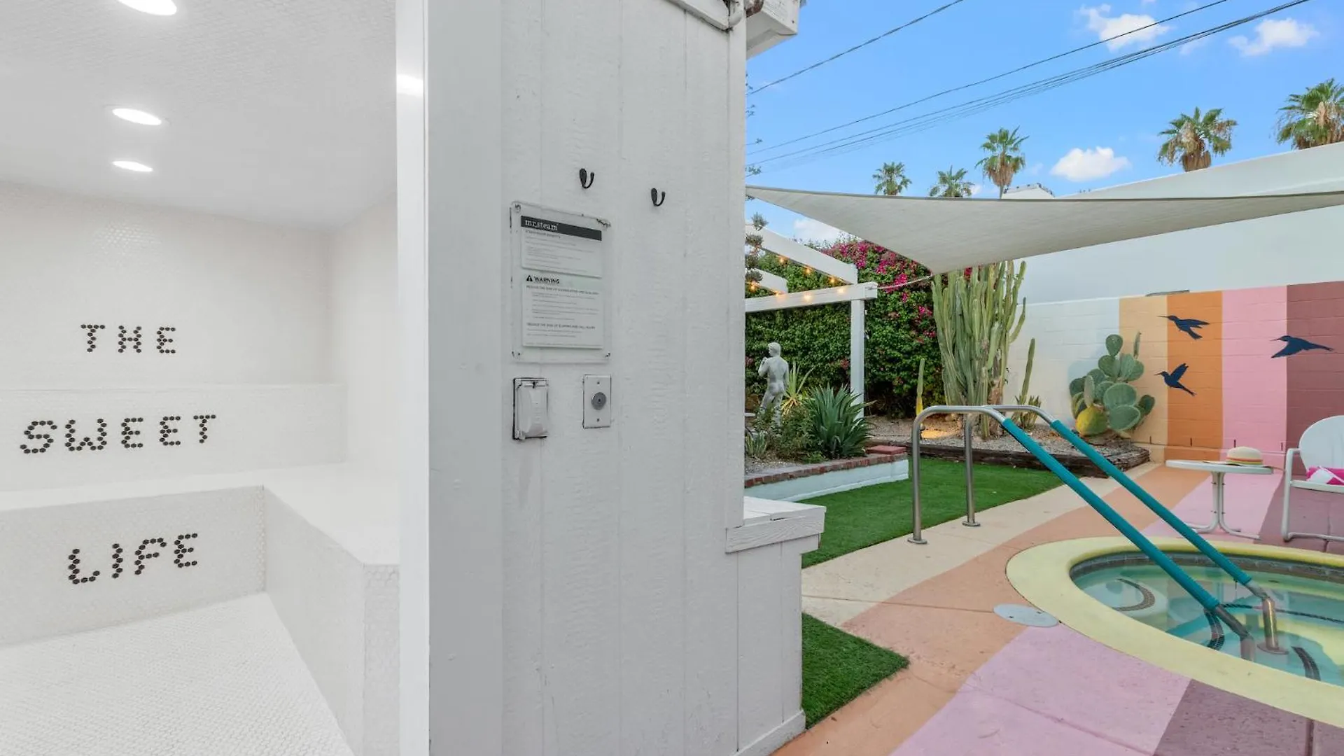 Downtown Palm Springs Sunny Poolside Suite