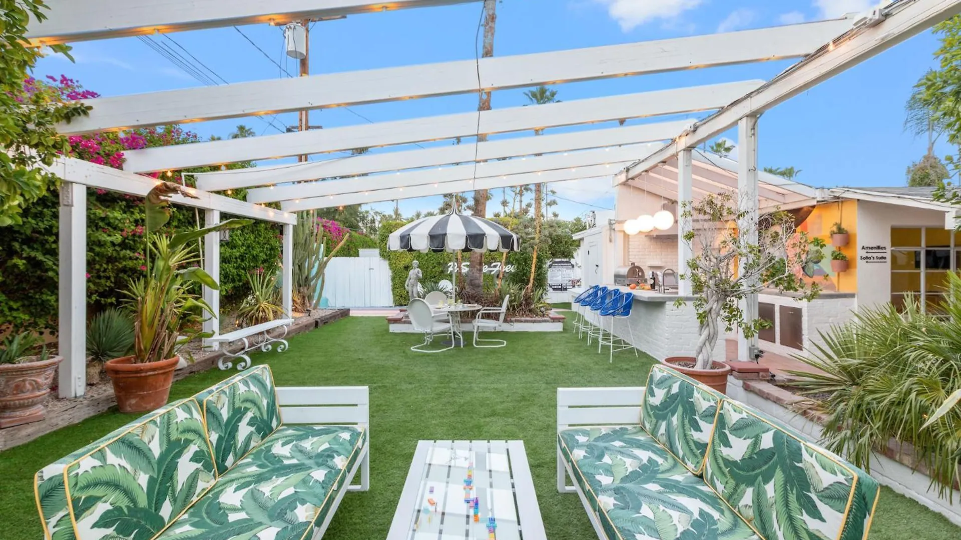 Downtown Palm Springs Sunny Poolside Suite